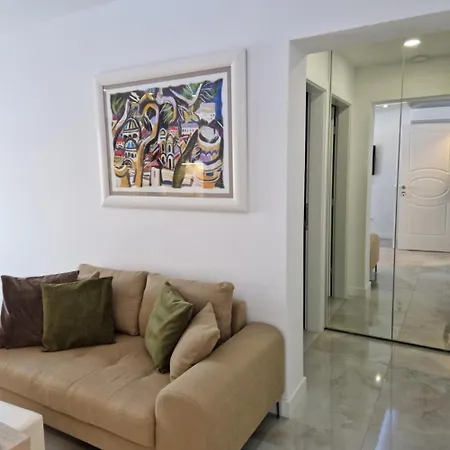 Luxury Galant 1 Apartamento *