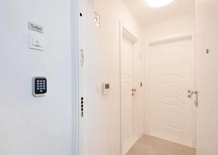 Luxury Galant 1 Split